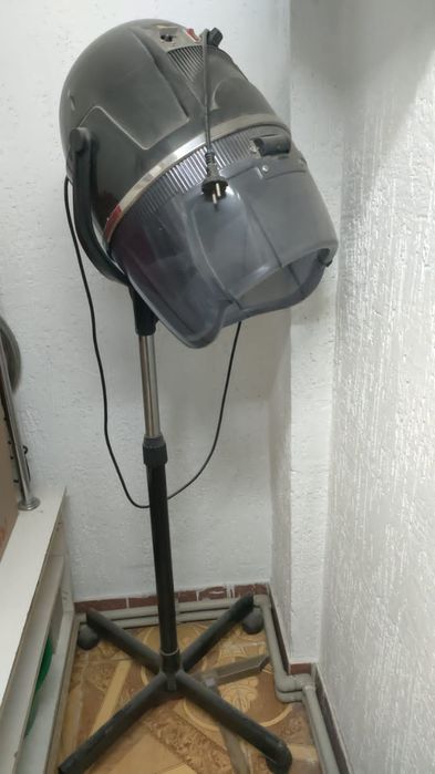 Срочно продается мебель для салона