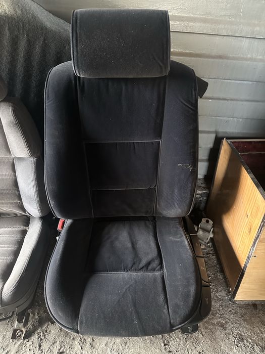 В продаже сидения на бмв е39 перед