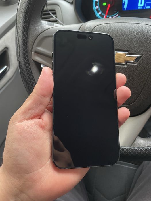 Продам iPhone 15 Plus 128