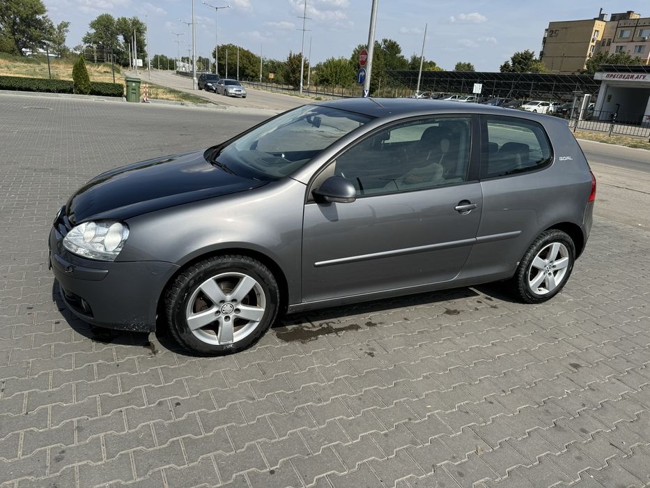 Голф 5 1.6 газ бензин 2006 г само на части