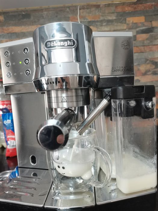 Aparat de cafea DeLonghi