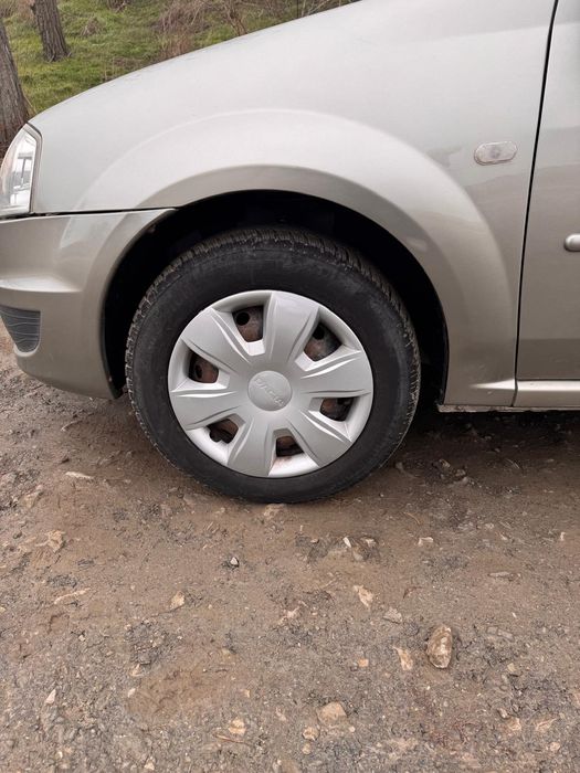 Кола     Дачия логан ....