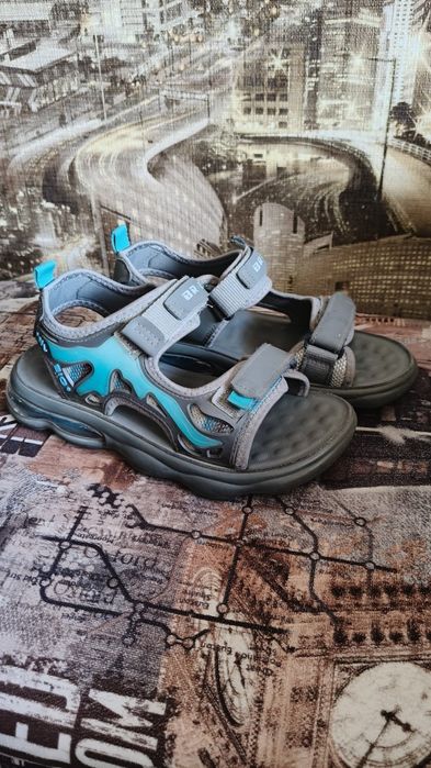 Сандалии на мальчика