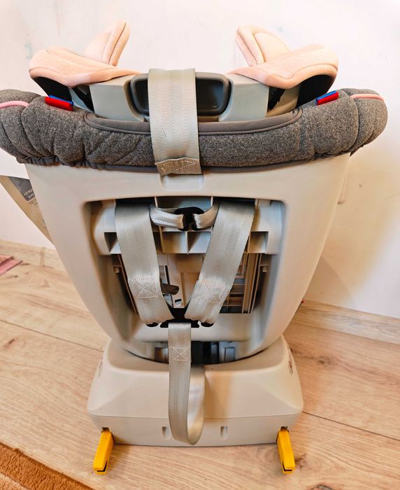 Vand scaun auto cu isofix