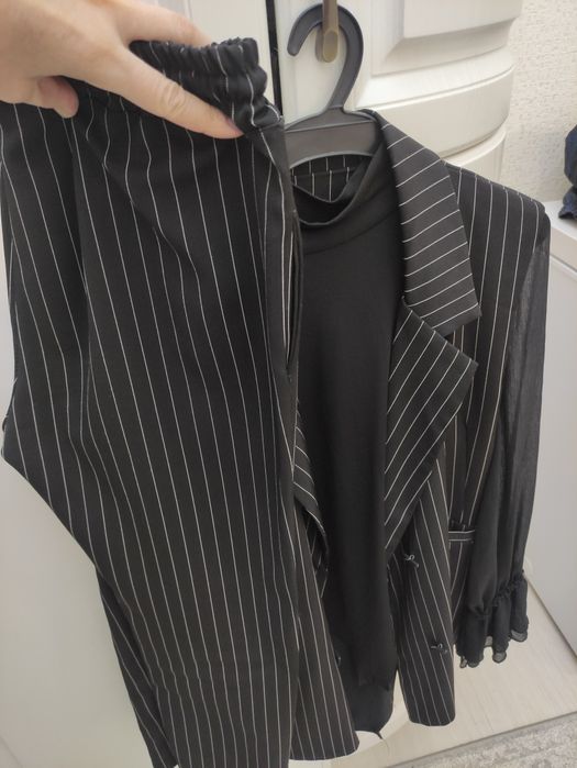 Продам брючной костюм от Zara