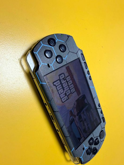 Playstation Portable Sony PSP 2000  Плейстейшън 4G карта