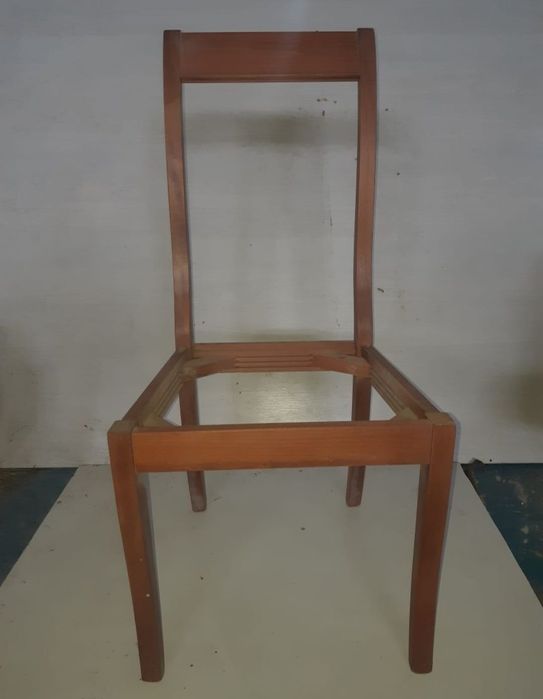 Стулья деревянные