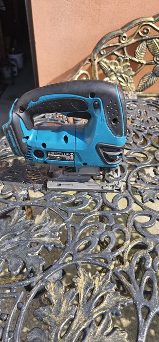 fierastrau pendular makita