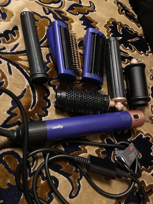 Продам фен Dyson