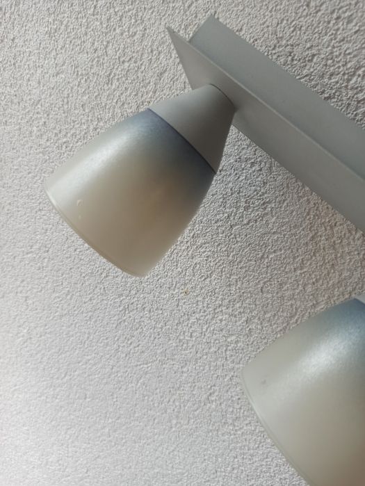 Осветително тяло тройка два броя