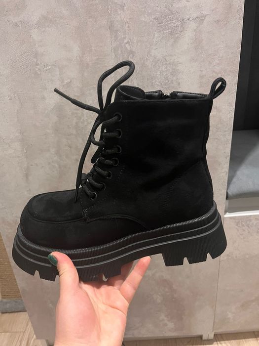 Продам зимние ботинки новые