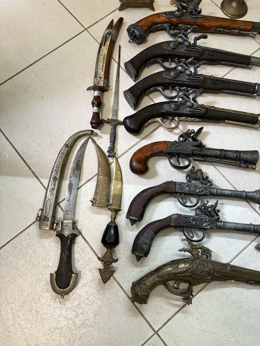 Пистолет ханджар кама свещник кръст декор механа носия