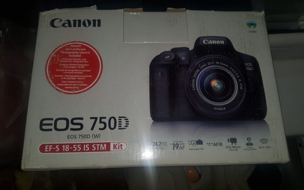 Продам фотоаппарат Canon EOS 750D