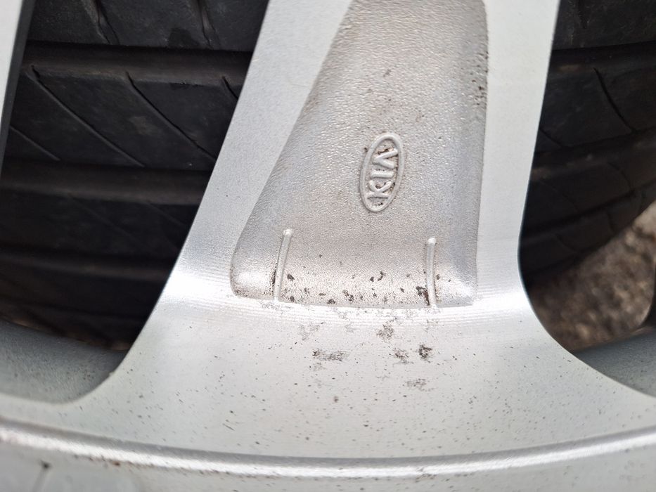 Оригинални Кия-16цола-4/100-с гуми