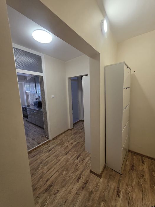 Ocazie! De inchiriat 2 camere decomandate ,lux,etaj 1/4 Mazepa ,zona banci.