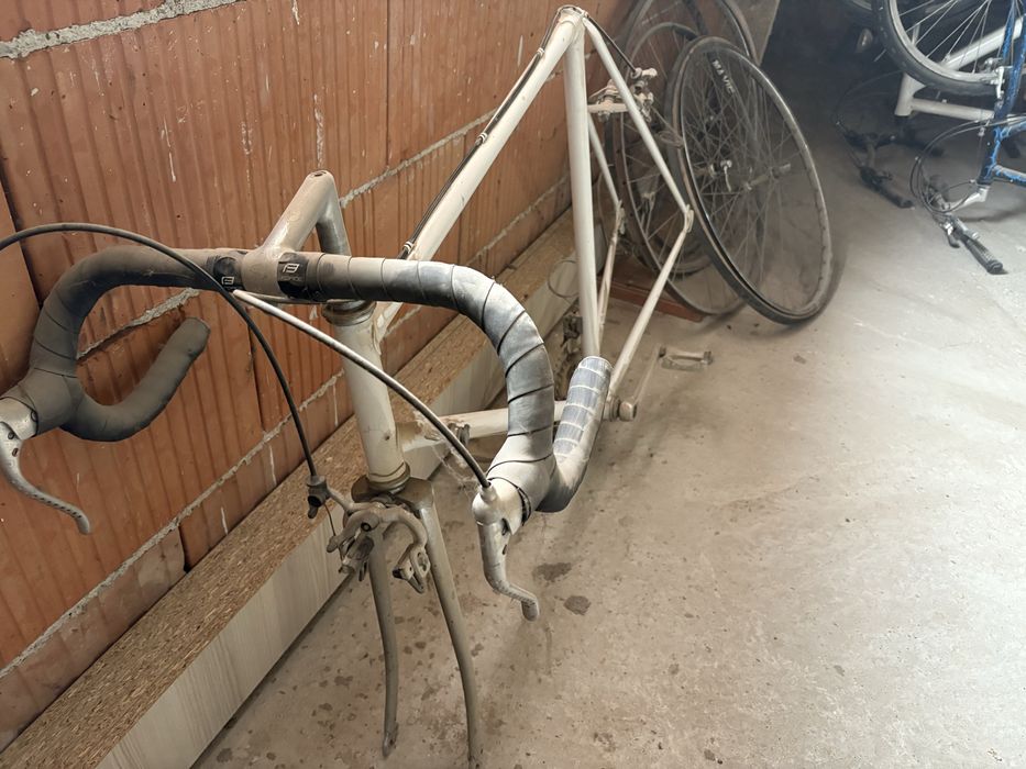 Cursiera peugeot ,si bicicleta de drum