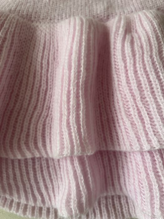 Розова поличка с панделка