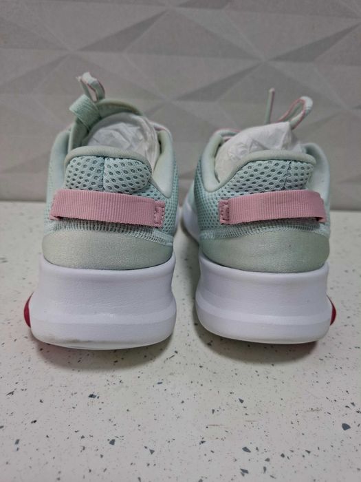 Adidasi adidas dama