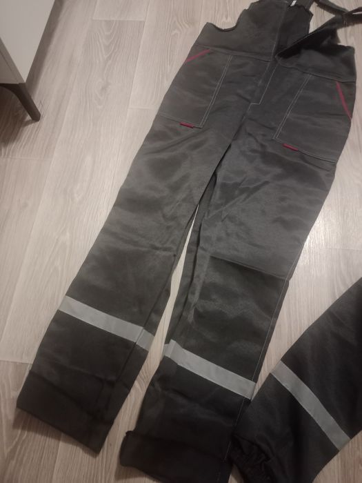 Продам спец одежду.