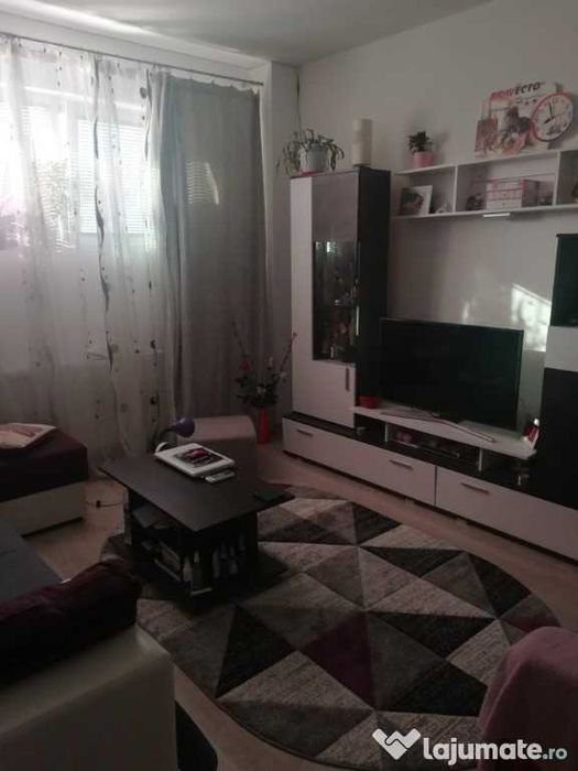 Vand Garsoniera mobilata/spatioasa/decomandata/LOC PARCARE INCLUS