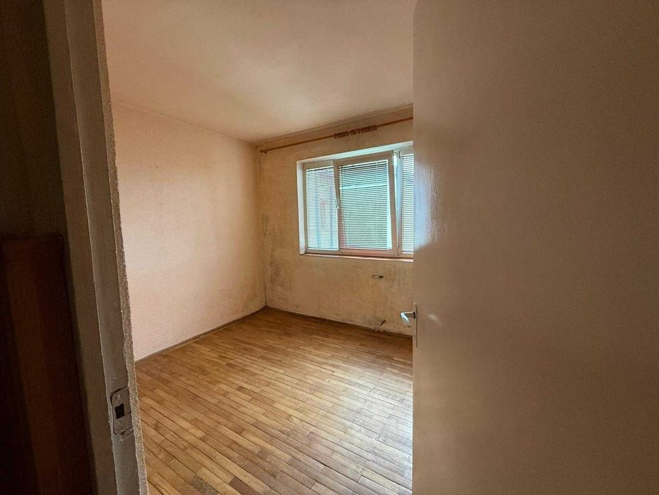 Vând apartament 2 camere, 35 mp – etaj 4 – Brad