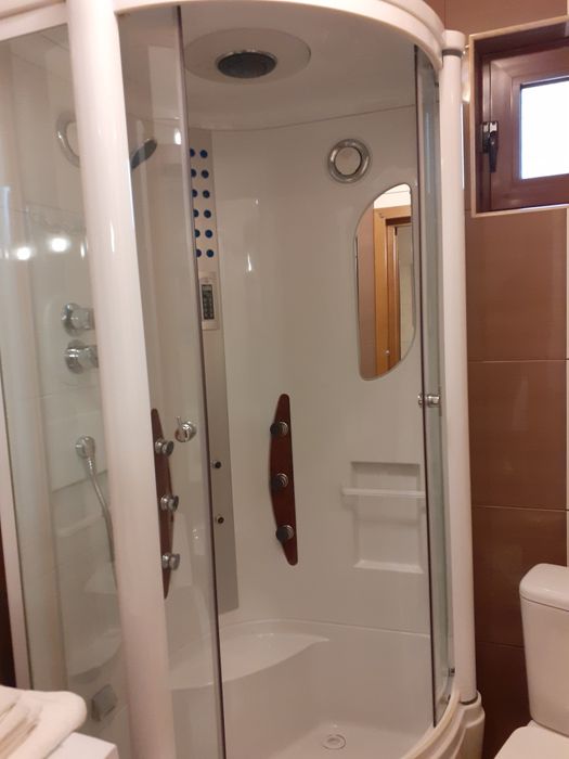 Vînd cabină duș stare bună