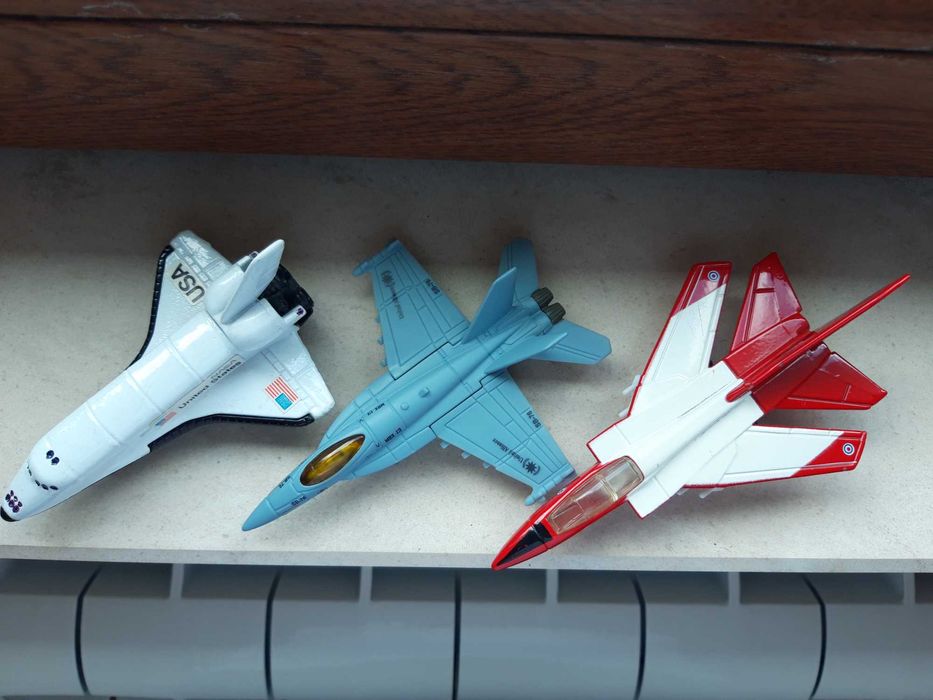 Matchbox MIL MI-24 HIND-D Helikopter , F - 18 Hornet, B 2 Stealth,