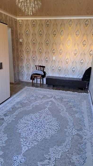 Продам 2 комнатную квартиру .