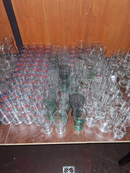 200 чащи за бира, уиски, вода, кани за вино и вода