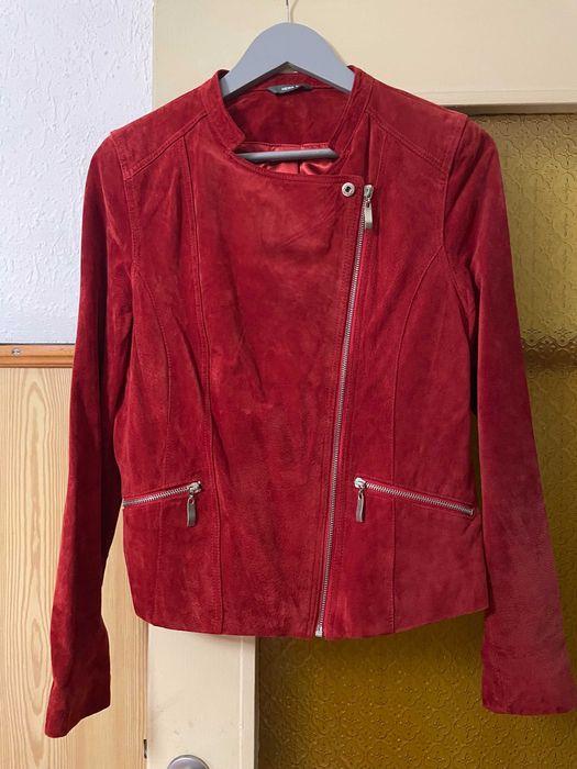 стилно червено яке от естествен велур