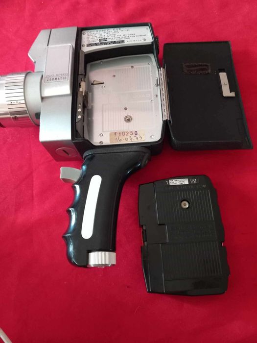 Cameră de filmat Bell & Howell