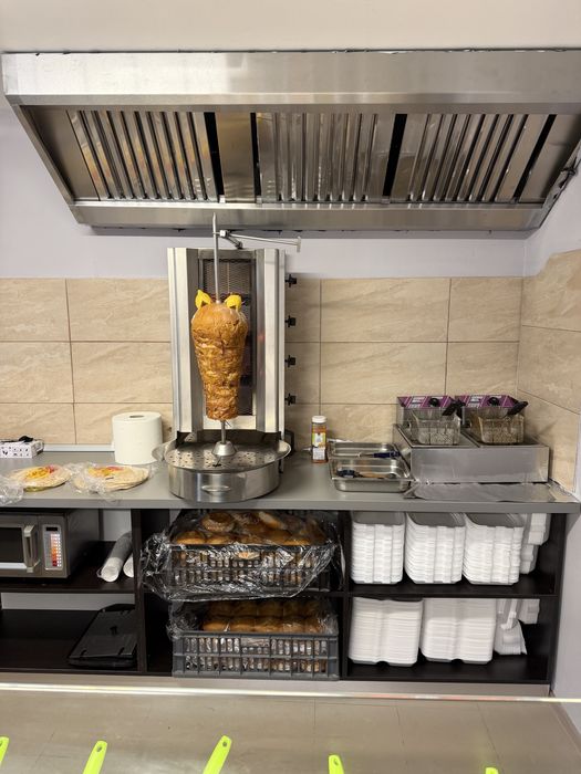 De VANZARE-3spati comerciale + 2 terase +casa P+etaj+curte