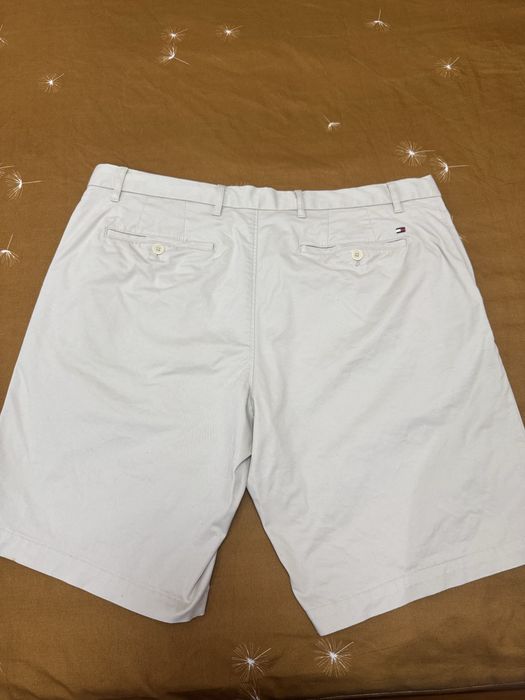 Vand pantaloni scurti barbati