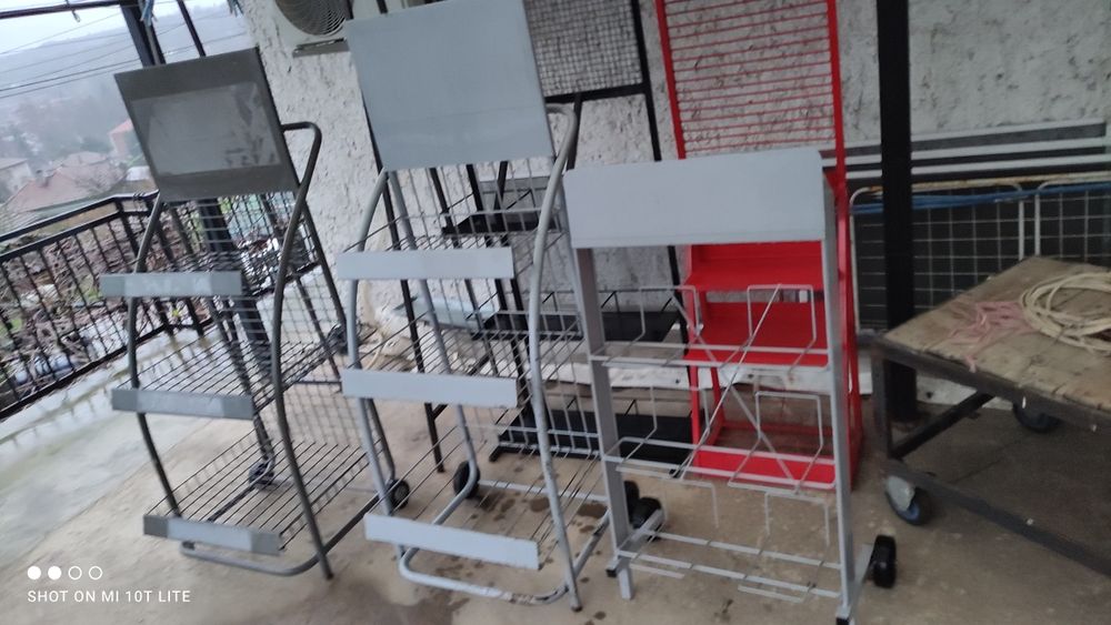 Метални подвижни рафтове