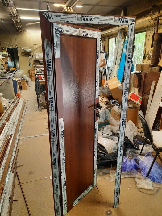 Алуминиева врата