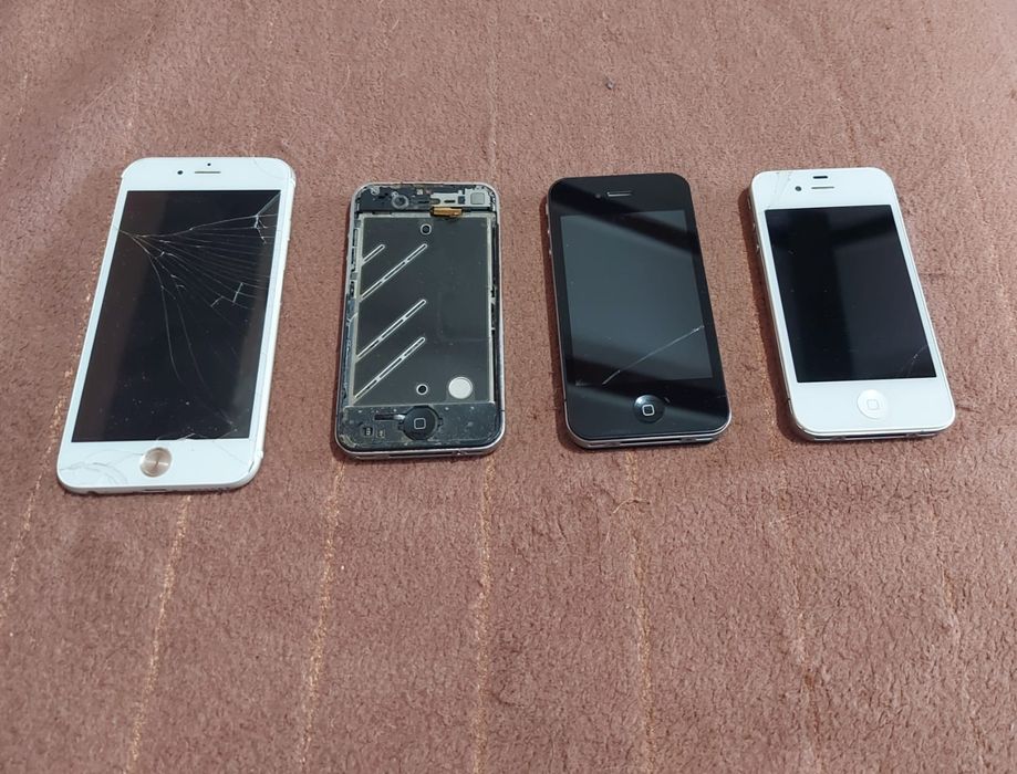 Iphone 4, pentru piese 3 bucati