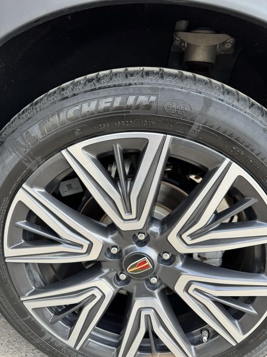 Honghi HS5 Holati yangidek