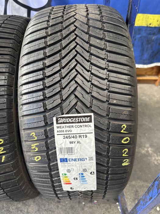 245/40/19 Bridgestone 98Y