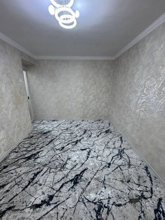 Uchtepa tumani 2 xonali uy sotiladi Oaziz yonida
