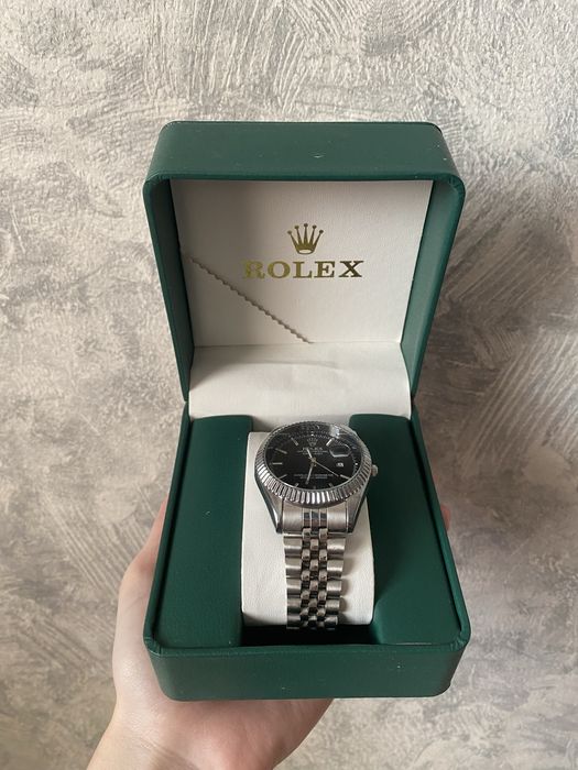 Продам часы новые