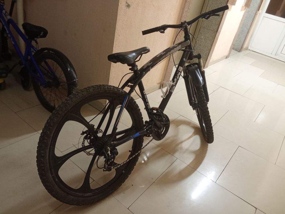 Срочно Продам велосипед BMW черный