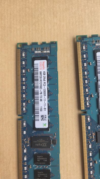 16GB DDR 3 1600 Mhz hynix
Memorie 4GB DDR3 ECC 1600 Mhz PC3-12800R, Re