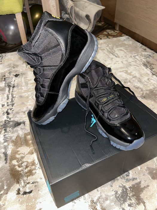 Vand adidasi jordan 11 noi
