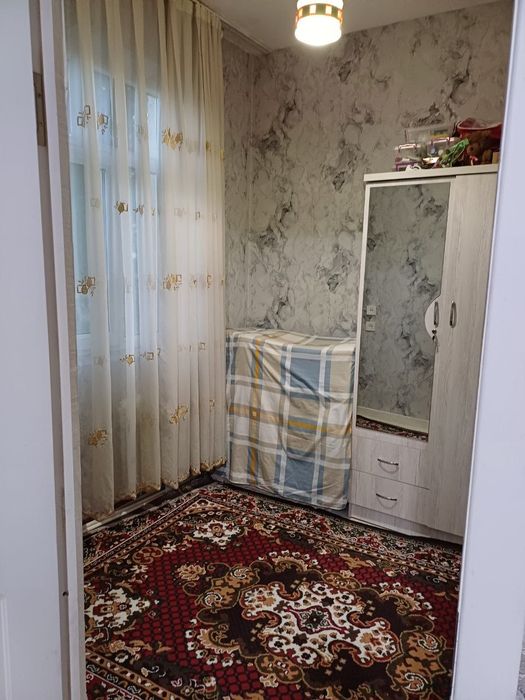 1 хона 2 хона килинган уй ва жихозлари сотилади