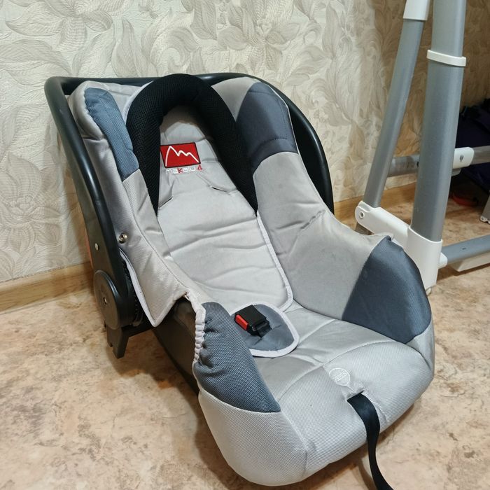 Автолюлька автокресло