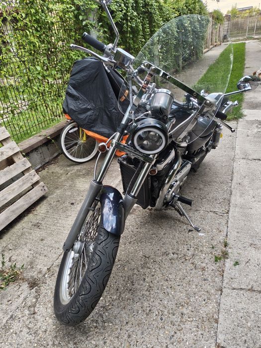 Suzuki Intruder vs700