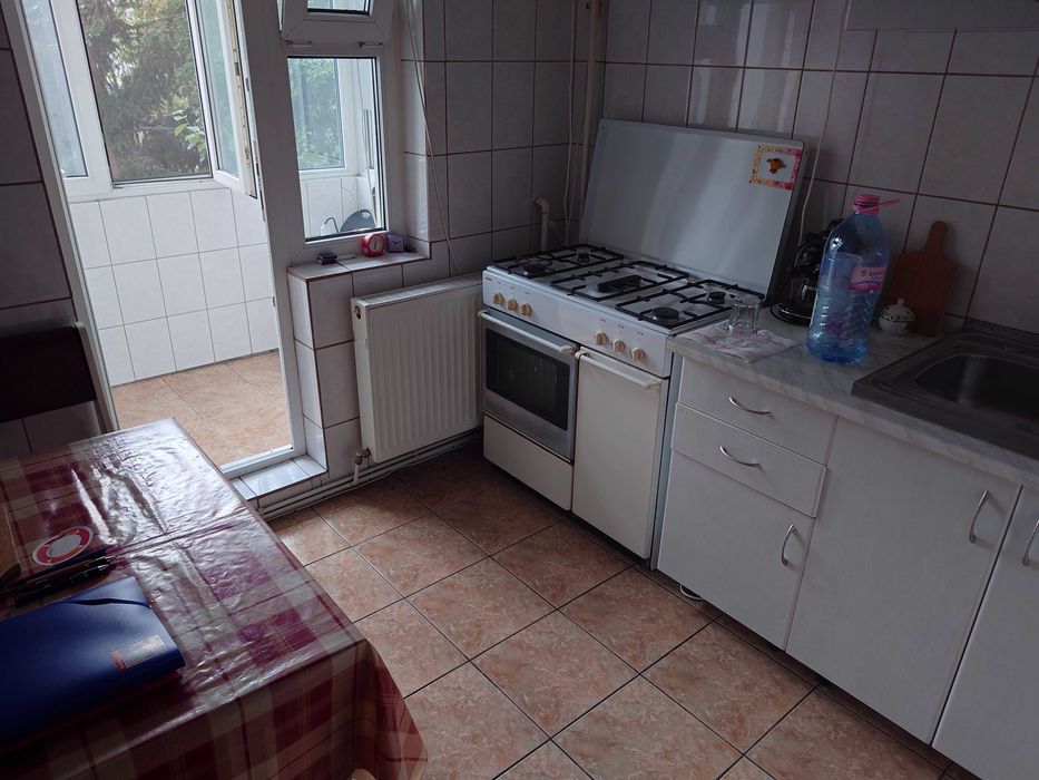 Inchiriez apartament 3 camere Pitesti