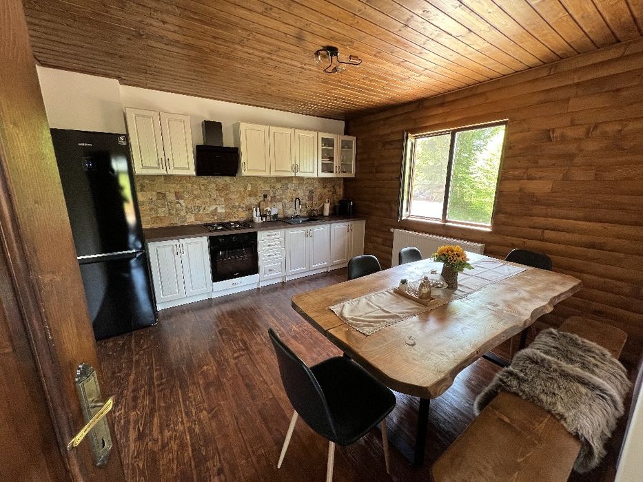 Cabana la poalele munților Retezat la 26 de km de Straja