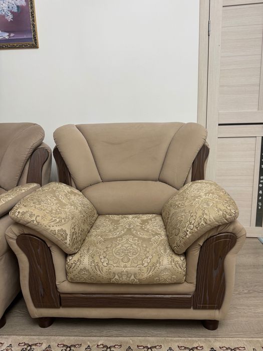 Продаю набор мягкой мебели