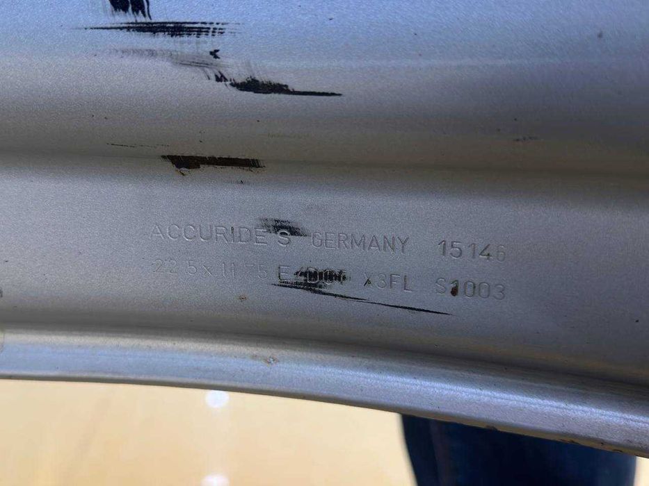 120, 11,75 R22.5 Diska  sotiladi.